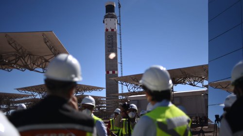 Ministros de Energía y Ciencia destacan la importancia de la innovación en la reactivación económica durante visita a Cerro Dominador