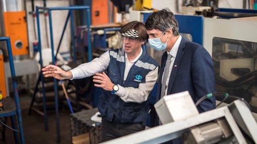 Ministro de Ciencia destaca rol de la comunidad de innovación en el diseño de elementos de protección para el personal de salud